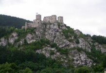 Hrad Strečno a Starý hrad