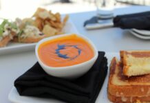 Při toulkách Portugalskem ochutnejte Gaspacho, Presunto, Aguardente, …