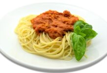 Těstoviny se žampiónovou omáčkou